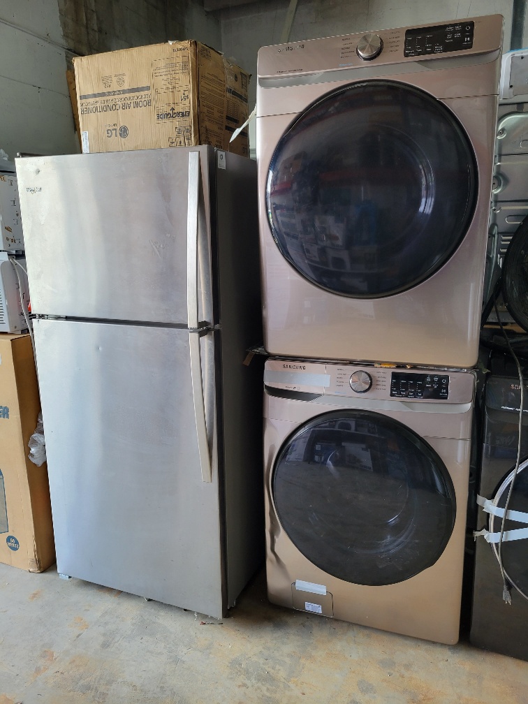 examples of Bulk orders of Scratch and Dent appliances are available for regular supply from Best Buy’s Liquidation program.