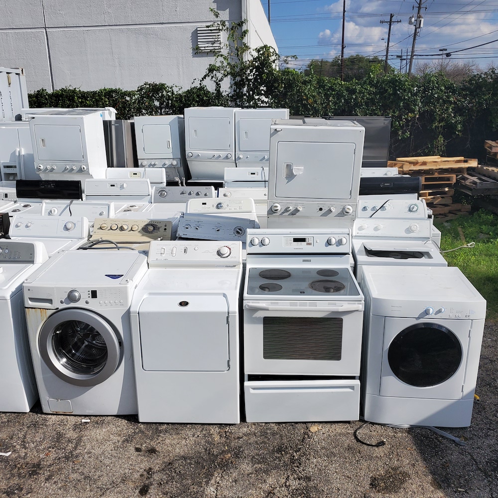 example picture of A wide variety of used / broken appliances perfect to fix and resell!