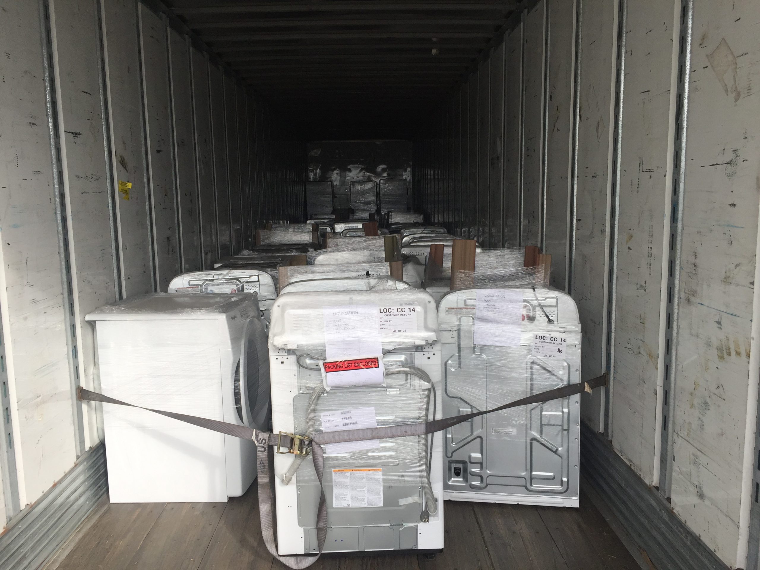 example pictures of Truckload of washers and dryers from this Best Buy liquidation program.