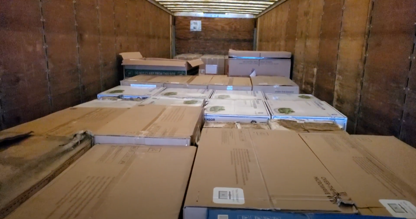 example pictures of A wholesale full truckload order of new appliances sold from our Wholesale Appliance Program.