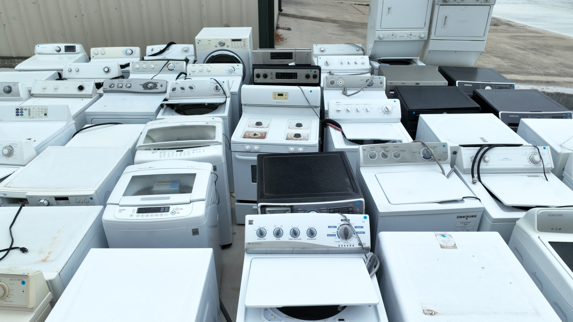 1175 Liquidation Full Truckload of 60 Haul Aways (Used) Appliances in