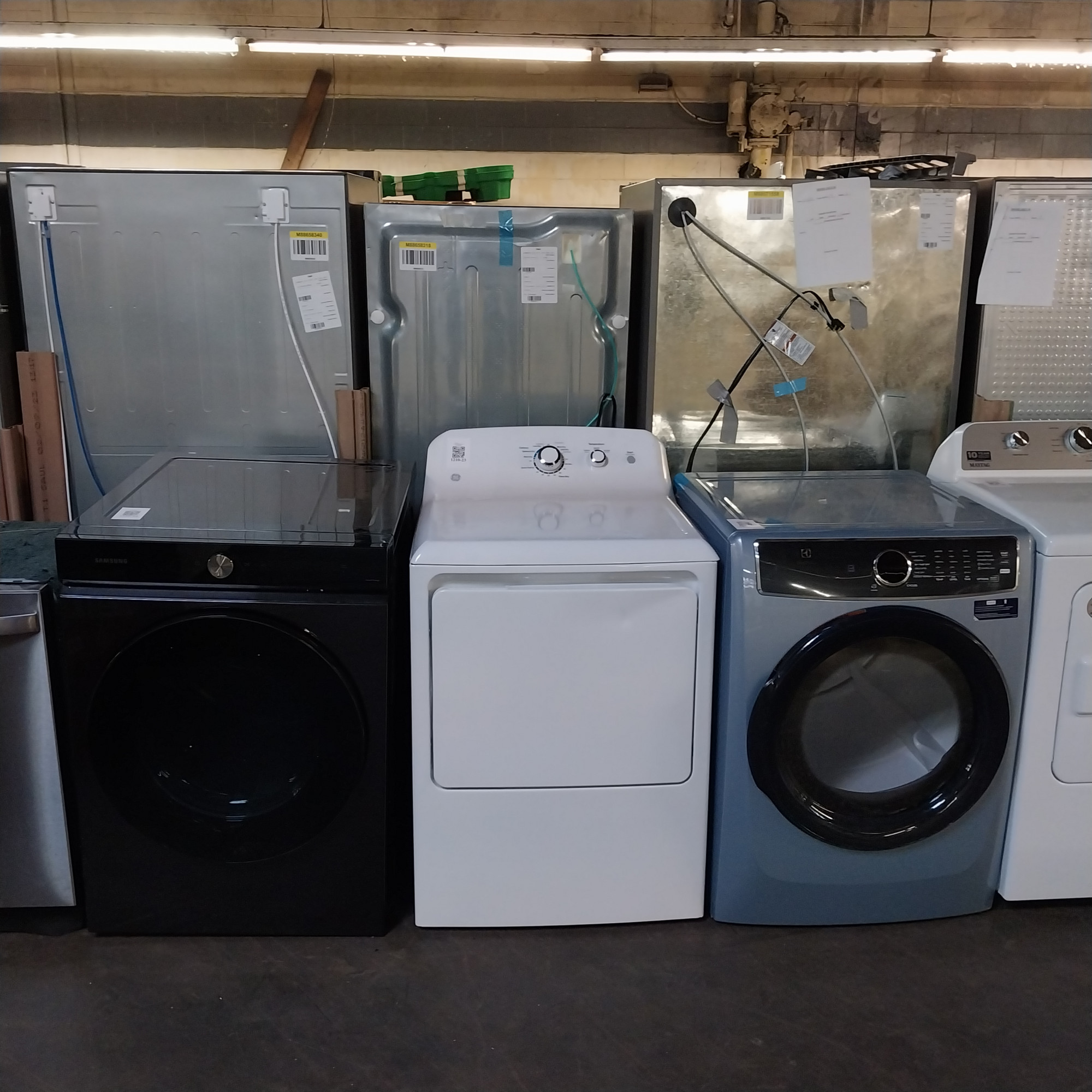 1210 Liquidation Half Truckload of 25 Customer Return Appliances in